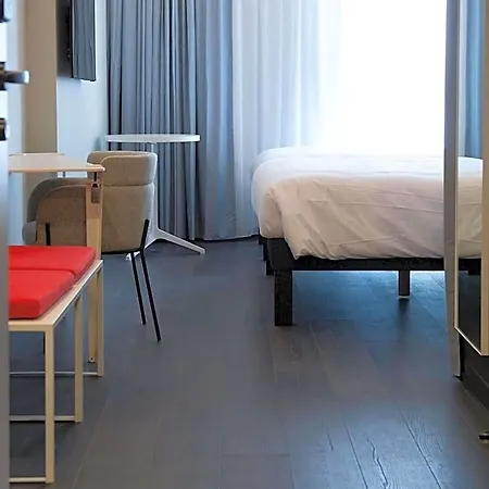 Ibis Paris Sud Otel 3*